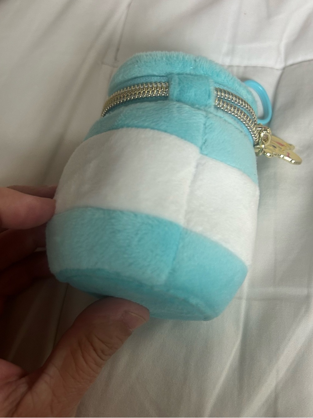 Winnie the Pooh Plush coin bag keychain - Picture 6 of 11